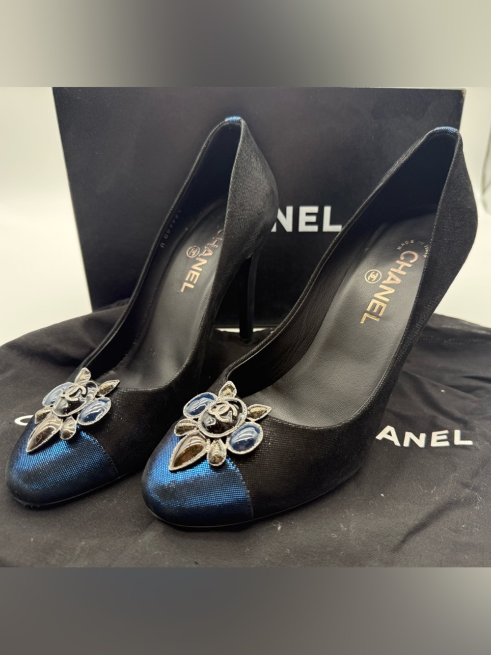Chanel 11A Black Iridescent Cap Toe CC Pump Heels Size 39.5 w/ Box